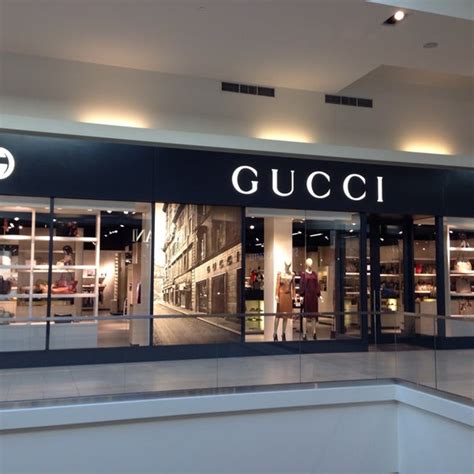 gucci outlet store locations.